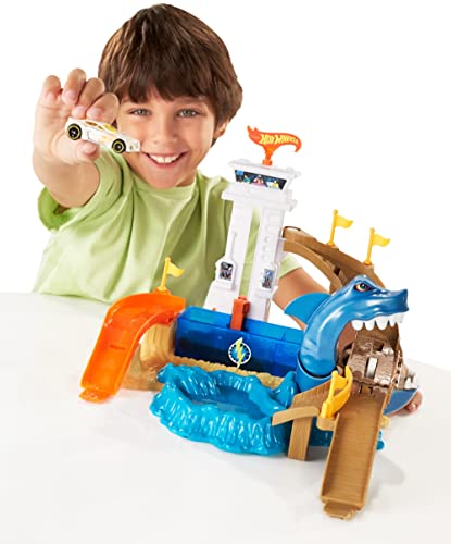 Brand new Color Shifters Sharkport Showdown Amazon Exclusive - Everyday Play Set